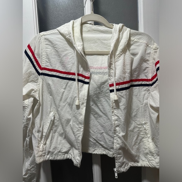 ⭐️SOLD⭐️ JGalt Cropped White with Red and Blue Stripes Windbreaker - Picture 11 of 15